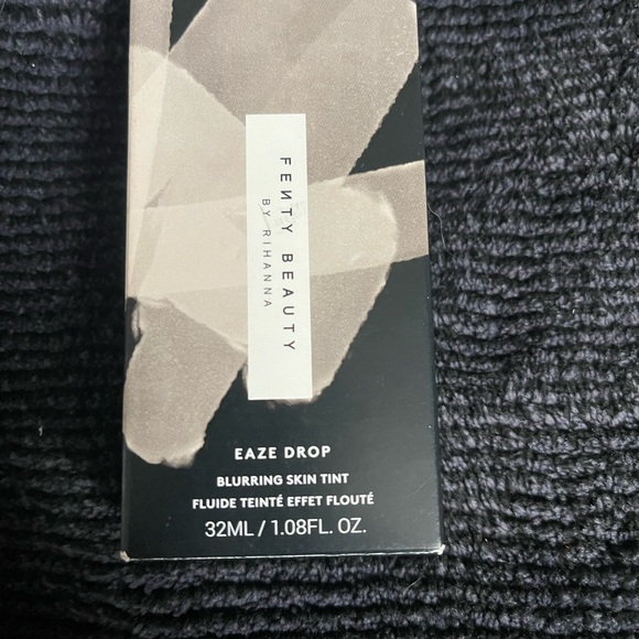 Fenty 16 Eaze Drop Blurring Skin Tint - Picture 2 of 4